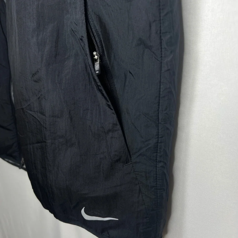 Nike black therma